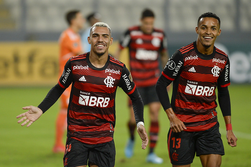 Joia Do Flamengo Brilha E Traz Tima Not Cia Ao Torcedor